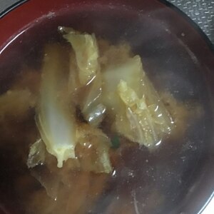 簡単！白菜と油揚げの、白味噌の味噌汁♫